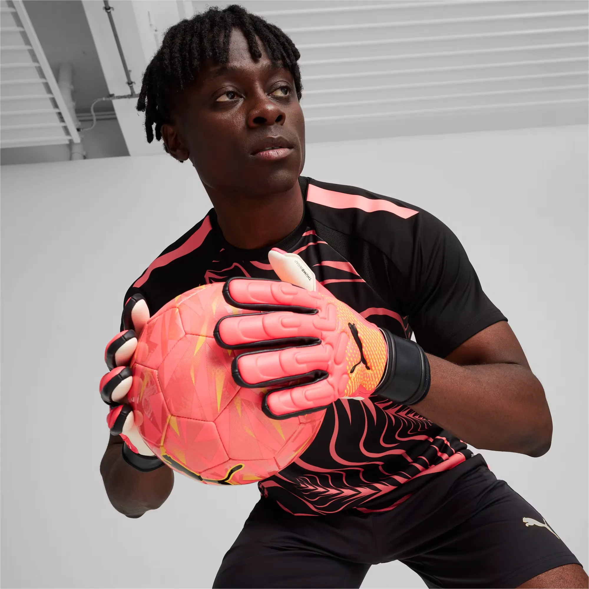 PUMA GUANTI PORTIERE FUTURE MATCH NC - immagine 2